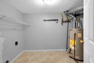 8142 Birchfield Dr, Indianapolis city (balance), IN 46268 - Photo 14