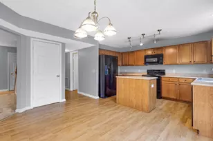 8142 Birchfield Dr, Indianapolis city (balance), IN 46268 - Photo 10