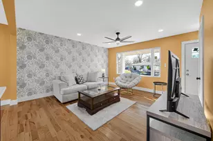 7415 Montana Ave, Hammond, IN 46323 - Photo 4