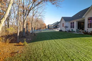 2160 Hickory Dr, Hobart, IN 46342 - Photo 38