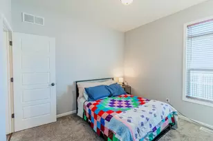 2160 Hickory Dr, Hobart, IN 46342 - Photo 22