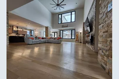 885 N 100 W, Valparaiso, IN 46385 - Photo 12