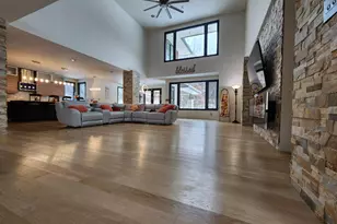 885 N 100 W, Valparaiso, IN 46385 - Photo 12