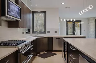 885 N 100 W, Valparaiso, IN 46385 - Photo 18