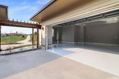 885 N 100 W, Valparaiso, IN 46385 - Photo 4