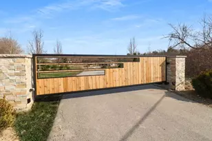 885 N 100 W, Valparaiso, IN 46385 - Photo 8