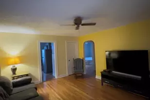 1524 Lincoln St, Hobart, IN 46342 - Photo 6