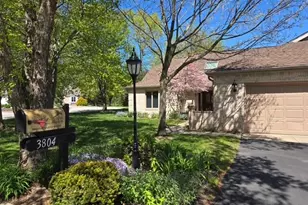 3804 Pheasant Walk Dr, Valparaiso, IN 46383 - Photo 2