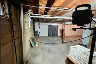 390 E Gray St, Martinsville, IN 46151 - Photo 16