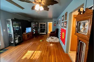 390 E Gray St, Martinsville, IN 46151 - Photo 2