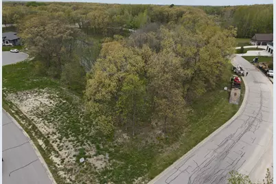 700 W Bay Court, Crown Point, IN 46307 - Photo 4