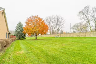 1800 Winfield Dr, Munster, IN 46321 - Photo 30