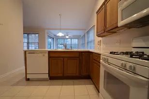 1800 Winfield Dr, Munster, IN 46321 - Photo 8