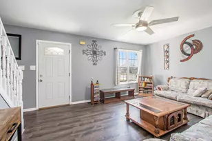 682 Dearborn Rd, Valparaiso, IN 46385 - Photo 6