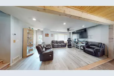 327 S 18th Street, Chesterton, IN 46304 - Photo 4