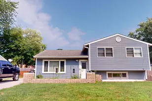 327 S 18th St, Chesterton, IN 46304 - Photo 1