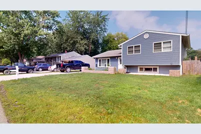 327 S 18th Street, Chesterton, IN 46304 - Photo 2