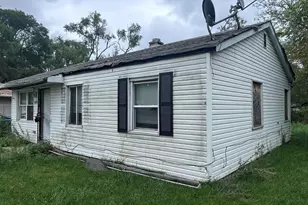 1171 Dearborn Cir, Gary, IN 46403 - Photo 2