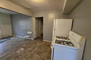 1119 Cass St, Gary, IN 46403 - Photo 8