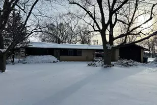 12109 White Oak Dr, Crown Point, IN 46307 - Photo 2