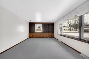 2002 Crockett Ave, Valparaiso, IN 46383 - Photo 6