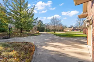 5540 Fountain View Dr, Wheatfield, IN 46392 - Photo 48