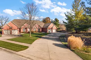 5540 Fountain View Dr, Wheatfield, IN 46392 - Photo 2