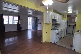 2412 Howard St, Lake Station, IN 46405 - Photo 4