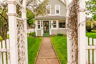 225 Jefferson Ave, Chesterton, IN 46304 - Photo 2