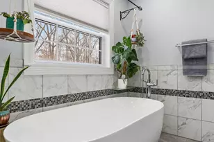 202 Oakridge Ct, Valparaiso, IN 46385 - Photo 20