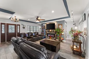 202 Oakridge Ct, Valparaiso, IN 46385 - Photo 6