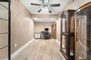 202 Oakridge Ct, Valparaiso, IN 46385 - Photo 30