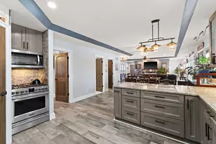 202 Oakridge Ct, Valparaiso, IN 46385 - Photo 14