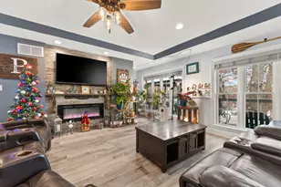 202 Oakridge Ct, Valparaiso, IN 46385 - Photo 4