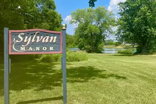 202 Oakridge Ct, Valparaiso, IN 46385 - Photo 48