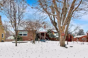 7218 Baring Pkwy, Hammond, IN 46324 - Photo 4