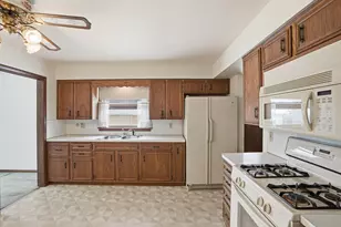 8767 Monroe Ave, Munster, IN 46321 - Photo 10