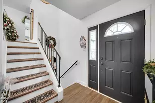 1311 Peachtree Dr, Valparaiso, IN 46383 - Photo 4