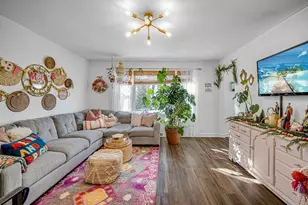 1311 Peachtree Dr, Valparaiso, IN 46383 - Photo 6