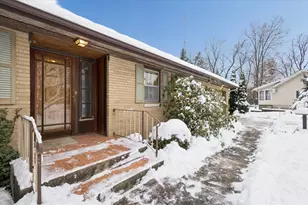 126 Country Club Dr, La Porte, IN 46350 - Photo 2