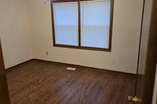 812 W Daumer Rd, Kouts, IN 46347 - Photo 8