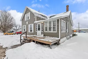 319 E Oak St, Rensselaer, IN 47978 - Photo 2