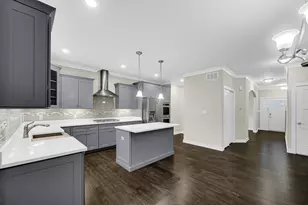 2111 Easton Park Dr, Chesterton, IN 46304 - Photo 6