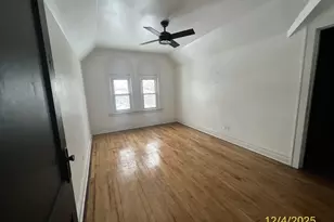 323 Garfield St, Gary, IN 46404 - Photo 10