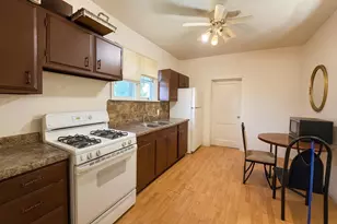 10 E Webb St, Hammond, IN 46320 - Photo 6