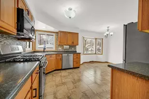 8224 Beech Ave, Munster, IN 46321 - Photo 16