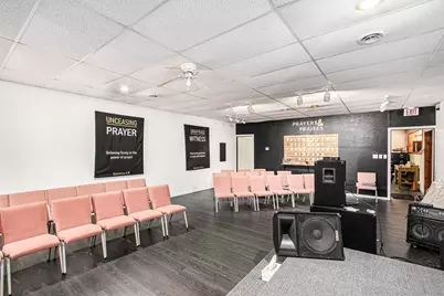 801 E Chicago Avenue, East Chicago, IN 46312 - Photo 10