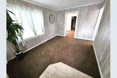 1645 W 40th Avenue, Gary, IN 46408 - Photo 4