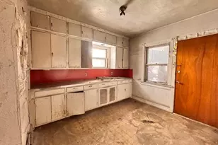 640 Polk St, Gary, IN 46402 - Photo 2