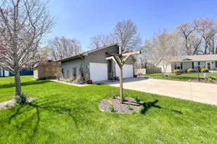 7391 Cedar Creek Cir, Portage, IN 46368 - Photo 2